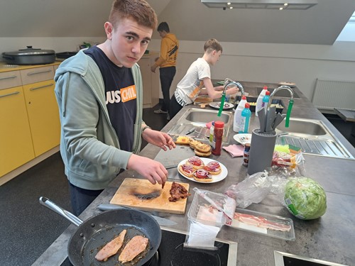 Vaření jako dovednost pro život: Kluci v kuchyni