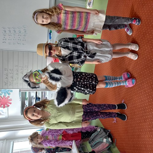 Ztřeštěný den módy